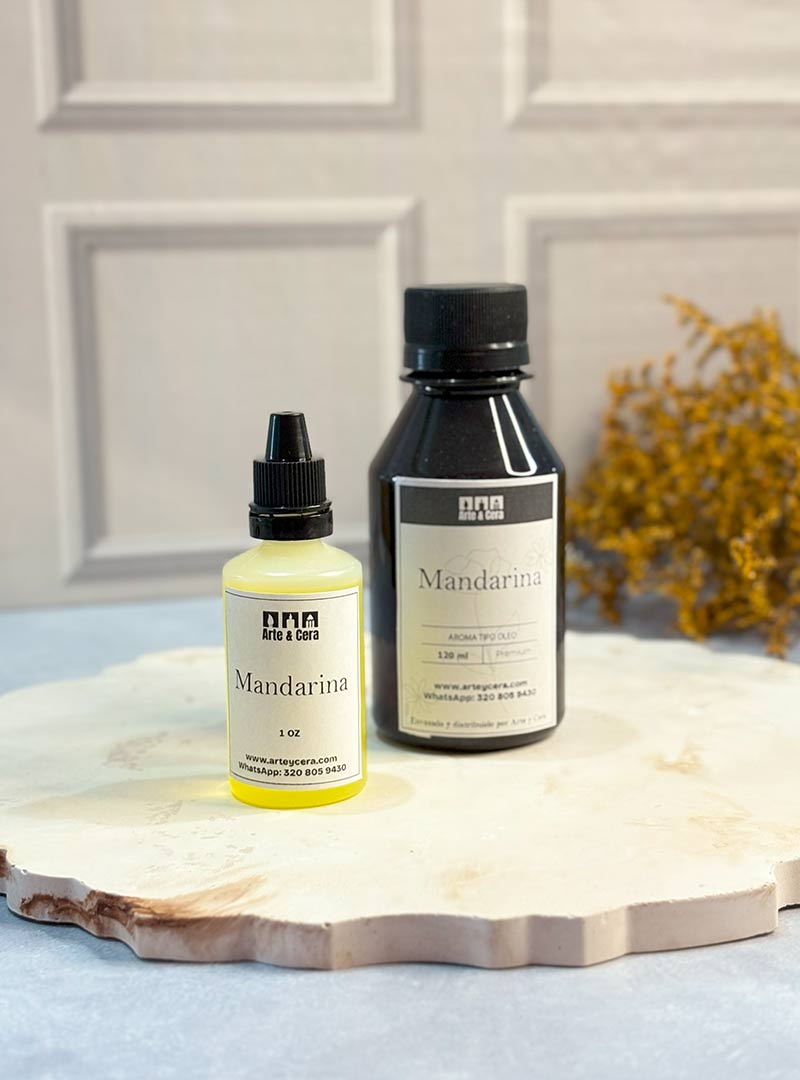 AROMA MANDARINA PARA VELAS Dulce, cítrica y energética. Un toque de frescura que alegra el día. Aroma nacional premium. Su fragancia jugosa y chispeante evoca la vitalidad de los cítricos recién cosechados. Perfecta para crear ambientes llenos de energía positiva, optimismo y calidez natural. Ideal para espacios donde se busca motivación, frescura y un aire ligero y acogedor.