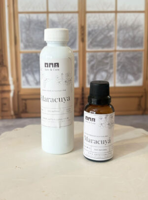 Exótico, tropical y vibrante. Una explosión frutal que despierta los sentidos. Aroma nacional premium. Su fragancia combina notas dulces y ácidas que evocan la frescura del maracuyá recién partido. Aporta energía, vitalidad y un toque tropical que transforma cualquier espacio en un ambiente alegre y refrescante. Ideal para quienes buscan un aroma intenso, jugoso y lleno de vida.