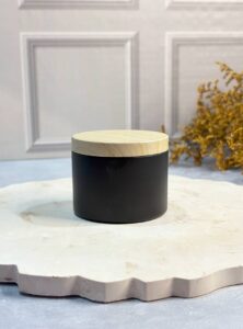 Lata negra de 120 ml Tapa color madera - Image 2