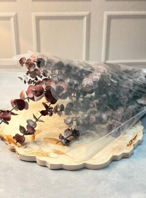 🌿 Eucalipto Preservado – Arte y Cera El Eucalipto Preservado de Arte y Cera es perfecto para decorar velas, arreglos, empaques y proyectos artesanales con un toque natural y elegante. Gracias a su proceso de preservación, mantiene su color, textura y flexibilidad, sin necesidad de agua ni cuidados especiales. Ideal para decoración de velas aromáticas, fotografías de producto, arreglos florales, accesorios y detalles artesanales. Aporta un estilo orgánico y moderno a cualquier creación. ✨