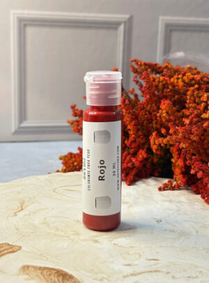 🎨 Colorante para Yeso de Alta Pigmentación – Arte y Cera El Colorante para Yeso de Alta Pigmentación de Arte y Cera está diseñado para ofrecer colores intensos, uniformes y duraderos en cada mezcla. Su fórmula concentrada permite obtener tonos vivos con pocas gotas, logrando resultados profesionales incluso en pequeñas cantidades. Se disuelve fácilmente, no deja grumos y es ideal para proyectos de yeso decorativo, figuras, tarjetería y manualidades. Perfecto para quienes buscan colores fuertes, definidos y de alta calidad en sus creaciones.