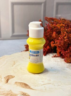 PINTURA ACRÍLICA PARA VELAS Y YESOS Vibrante, versátil y de fácil aplicación. Colores intensos que transforman cada creación. Producto nacional premium. Esta pintura acrílica está especialmente formulada para decorar velas artesanales y piezas en yeso. Su acabado de alta calidad ofrece tonos brillantes, duraderos y de secado rápido, permitiendo una gran variedad de estilos y combinaciones. Ideal para detalles artísticos, personalización de recuerdos, decoración temática y proyectos creativos, garantizando un resultado profesional y lleno de color.