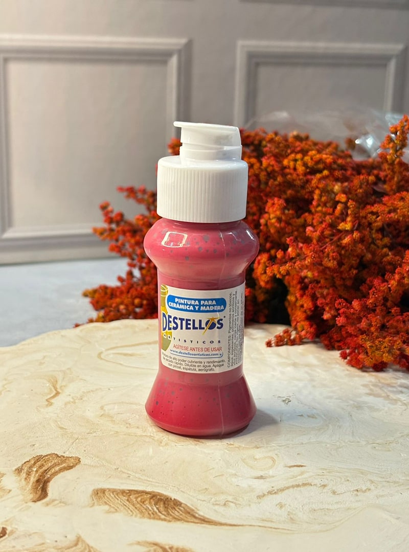 La Pintura Acrílica para Velas de Arte y Cera es ideal para decorar tus creaciones con colores intensos y un acabado profesional. Su fórmula está diseñada para adherirse perfectamente a la superficie de la cera, permitiendo trazos definidos y una excelente cobertura. Es fácil de aplicar, se seca rápido y ofrece una gran durabilidad, ideal para detalles finos, diseños personalizados y proyectos artesanales. Perfecta para embellecer velas lisas, velas figurativas y piezas decorativas. ✨