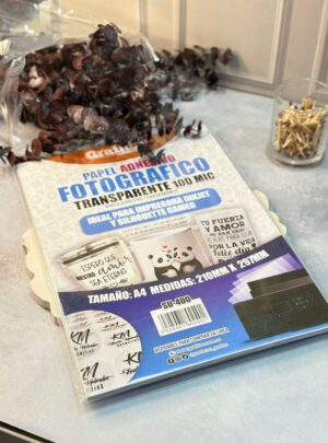 Papel fotografico adeshivo transparente para tarjeteria y decorar recipientes