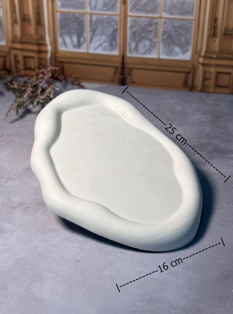 Sin reglas, sin moldes, sin límites. Base de yeso con forma orgánica e irregular. Cada pieza es única, como la naturaleza que la inspira.