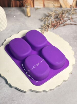 Añade un toque de distinción a tu línea de higiene con nuestro Molde para Jabones de Rosas Ovaladas. Este diseño combina la suavidad de una forma ovalada clásica con un relieve central de rosas en plena floración, logrando piezas que son verdaderas obras de arte. Con un tamaño de molde de 8 cm y cavidades de 5.5 cm, es el formato ideal para jabones de cortesía o recuerdos especiales con un peso delicado de 60 gramos por pieza.