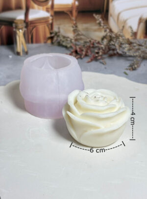 El detalle floral que enamora. Diseñado para crear rosas grandes con acabado realista y definición impecable. Ideal para decorar velas, wax melts y proyectos especiales.