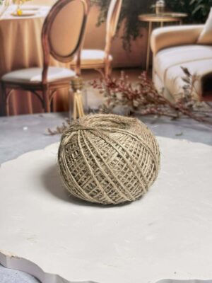 Este cordón de fibra natural es el estándar de oro para los artesanos que buscan un equilibrio entre resistencia y estética orgánica.