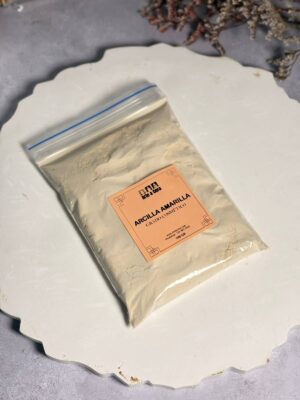 Nuestra Arcilla Amarilla es el ingrediente ideal para devolver la luminosidad a los rostros cansados o con falta de vitalidad.