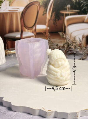 Nuestra figura de Bebé Tierno es una pieza que celebra la pureza y la tranquilidad.