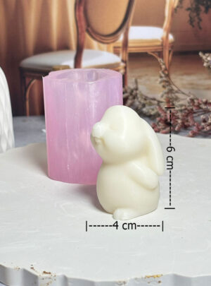 Nuestro Mini Conejito Tierno es una pequeña escultura que derrocha ternura.