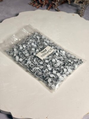 Diseñados con un tamaño compacto y una definición impecable, estos ojos aportan una mirada expresiva y un acabado profesional a cualquier figura pequeña.