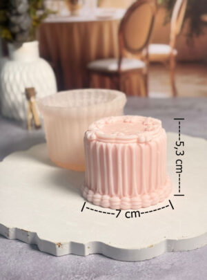 Nuestro Molde de Mini Pastel es una verdadera obra de arte para la creación de velas artesanales y piezas decorativas hiperrealistas.