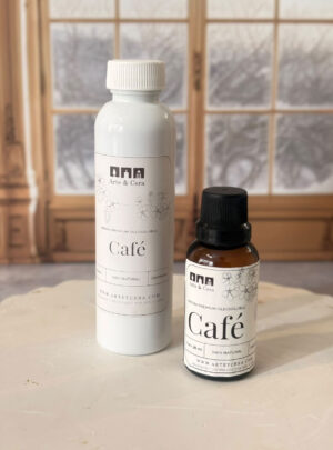 Intenso, tostado y reconfortante. Una infusión de energía que despierta tus sentidos. Aroma nacional premium. Su fragancia robusta y profunda destaca por sus notas de granos recién molidos con sutiles matices de chocolate amargo, evocando la calidez de una mañana perfecta. Es ideal para crear ambientes acogedores y estimulantes, aportando una sensación de hospitalidad, enfoque y un bienestar familiar que abraza cada espacio.