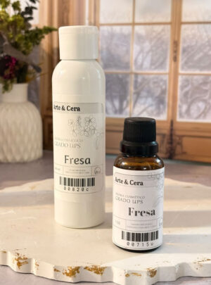 Certificado IFRA Internacional – AROMA SANDÍA PARA VELAS Frutal, jugosa y refrescante. Un estallido dulce que llena de frescura. Aroma nacional premium. Su fragancia evoca la frescura de la sandía recién cortada, con notas dulces y acuosas que transmiten alegría y vitalidad. Perfecta para crear ambientes ligeros, juveniles y llenos de energía positiva. Ideal para quienes buscan un aroma fresco, divertido y naturalmente refrescante.