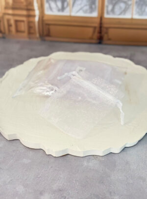 Dale un toque sofisticado, ligero y profesional a tus presentaciones. Este set de bolsitas de organza en formato mini es la opción favorita para empacar recuerdos de eventos, joyería artesanal, muestras de jabones o pequeños detalles decorativos. Gracias a su tejido transparente, permiten que tus creaciones luzcan al máximo incluso estando empacadas, protegiéndolas con total delicadeza.