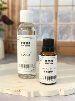Esta fragancia evoca la sensación dulce y refrescante de la sandía recién cortada, combinando notas acuosas, matices verdes de cáscara y un fondo frutal alegremente acaramelado. Cuenta con la certificación oficial de la IFRA (International Fragrance Association), lo que avala que cumple con los más rigurosos estándares globales de pureza, seguridad e inocuidad. Es la elección idónea para líneas de velas veraniegas, colecciones juveniles, wax melts frutales y velas con forma de postre o refrescos.